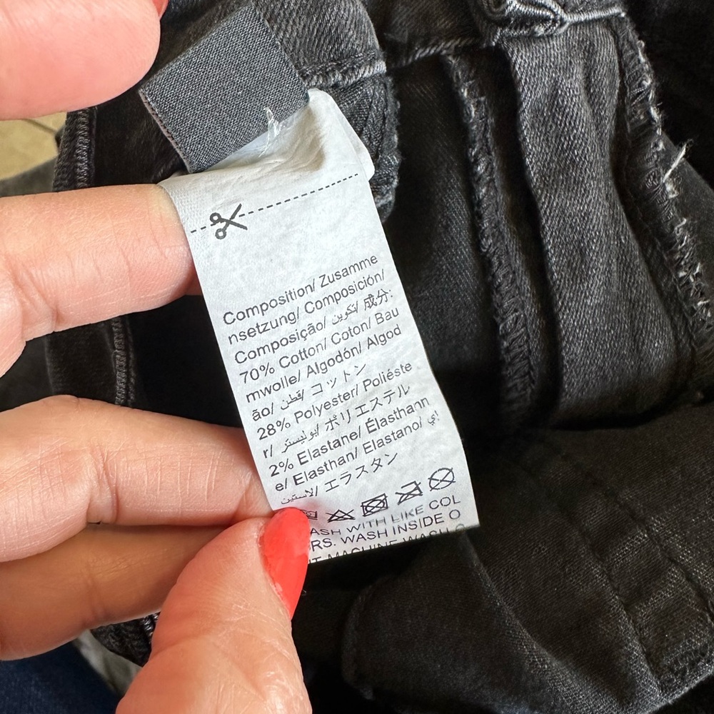 SHEIN Black Jeans - Picture 3 of 7